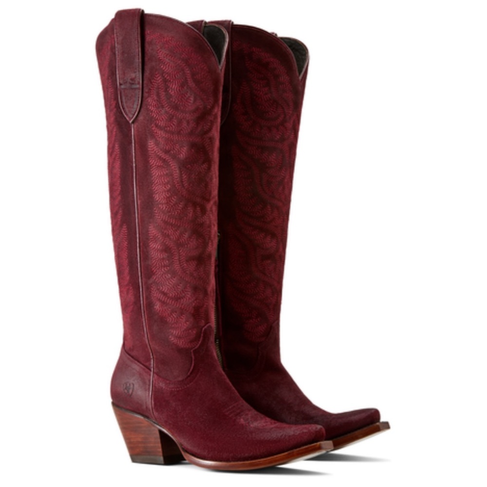 Ariat Laramie Tall Suede Boots
Size 7.5